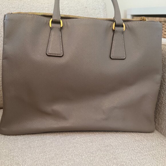 Prada Saffiano Galleria - Picture 7 of 8